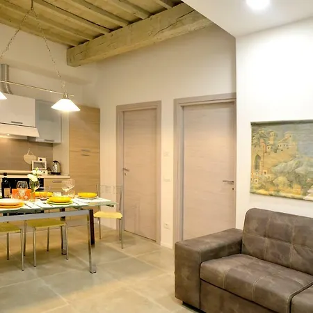 Ognissanti 67 Apartman Firenze