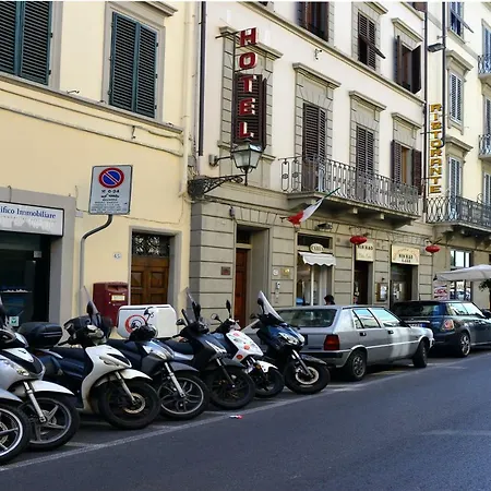 Ognissanti 67 Apartman Firenze